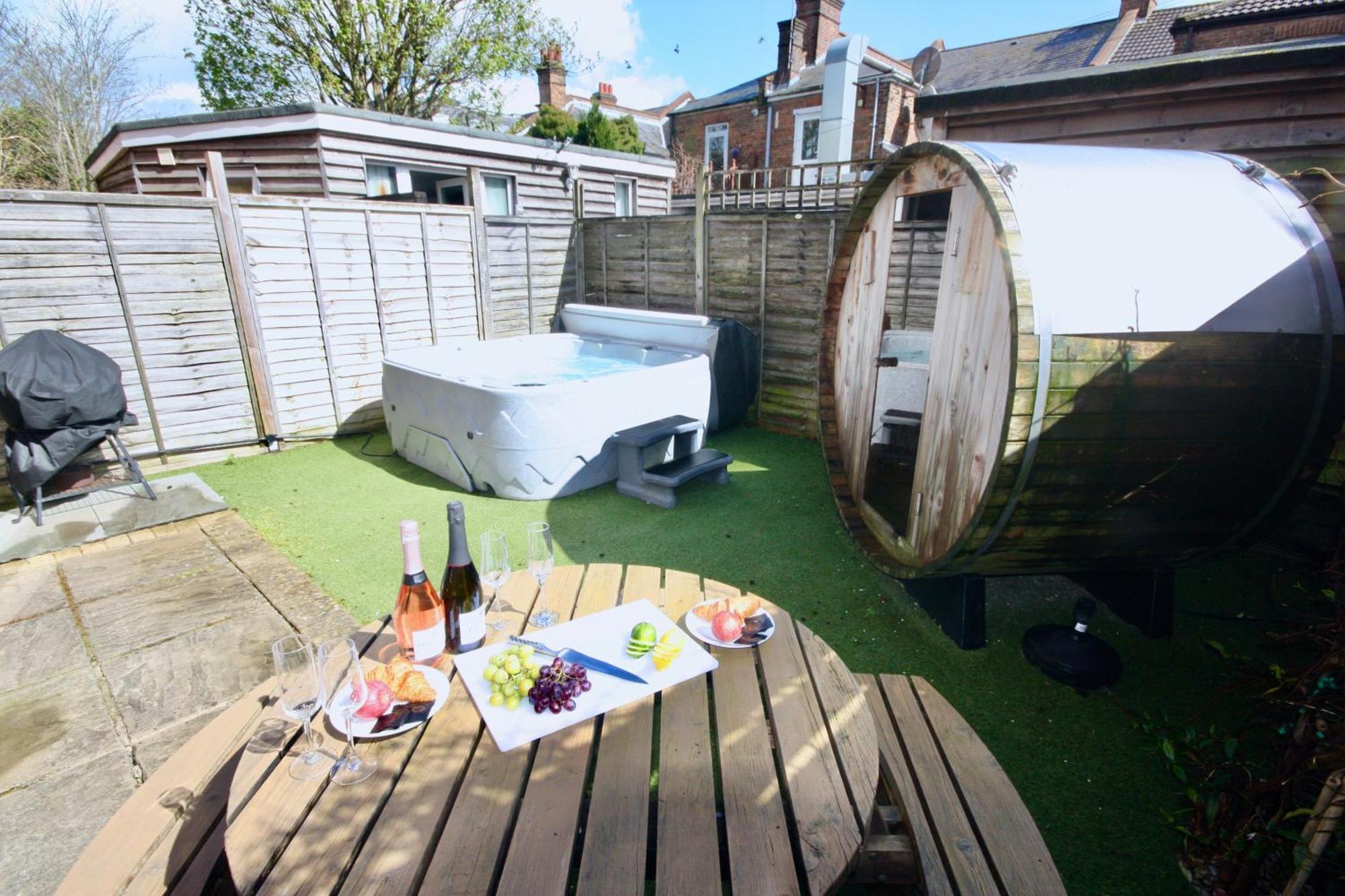 Holiday Home Hot Tub & Sauna Bournemouth Exterior photo