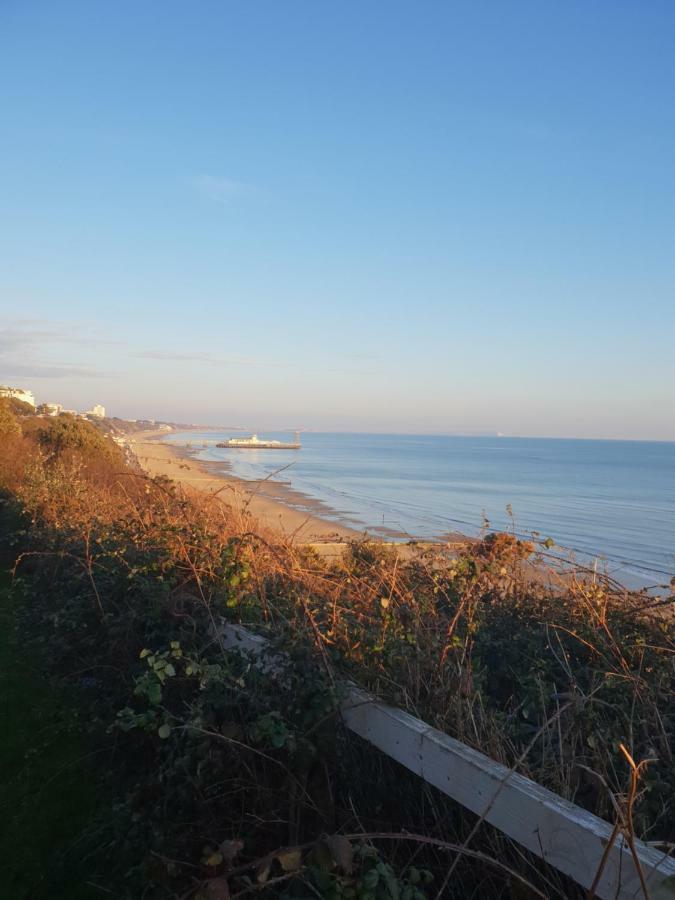 Holiday Home Hot Tub & Sauna Bournemouth Exterior photo